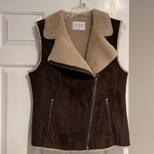Velvet Zip Up Vest Size Medium Brown Sherpa NWOT